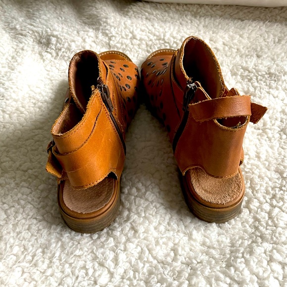 Nordstrom Leather Sandals - Picture 4 of 6